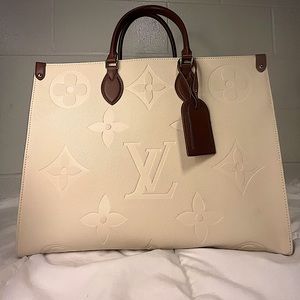 Louis Vuitton OntheGo MM Bag (Special Edition)